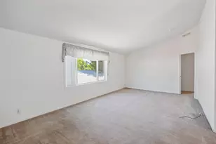 107 NW Wrightwood Cir, Grants Pass, OR 97526 - Photo 4