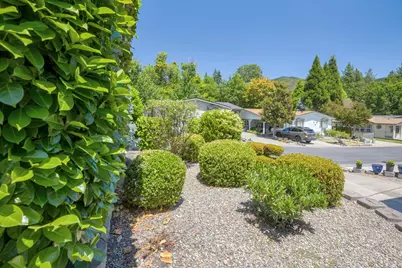 107 NW Wrightwood Circle, Grants Pass, OR 97526 - Photo 2