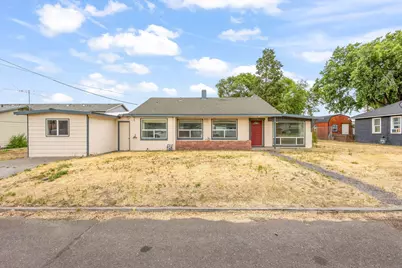 71 SW 2nd Street, Madras, OR 97741 - Photo 2