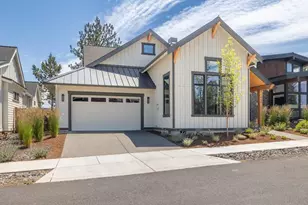 1060 N Bluebird St, Sisters, OR 97759 - Photo 2