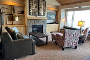 1974 Redtail Hawk Dr, Redmond, OR 97756 - Photo 4