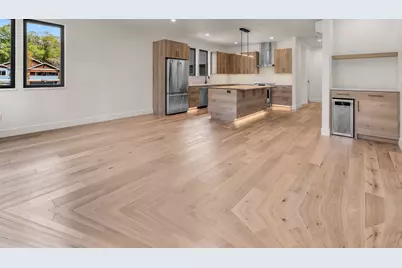 26 NW McCann Avenue #UNIT 4, Bend, OR 97703 - Photo 8