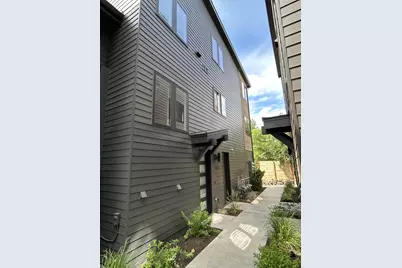 26 NW McCann Avenue #UNIT 4, Bend, OR 97703 - Photo 2