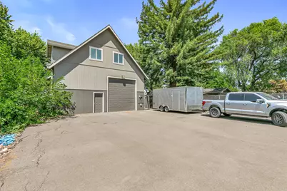 2631 Delta Waters Road, Medford, OR 97504 - Photo 2