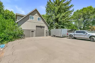 2631 Delta Waters Rd, Medford, OR 97504 - Photo 2