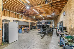 2631 Delta Waters Rd, Medford, OR 97504 - Photo 6