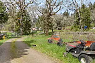 5230 Azalea-Glen Rd, Glendale, OR 97442 - Photo 24