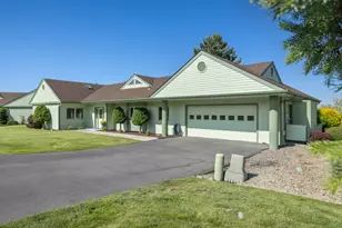 3414 Shield Crest Dr Dr, Klamath Falls, OR 97603 - Photo 2