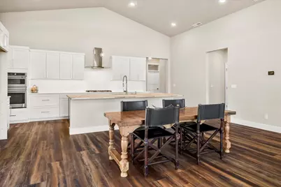 230 E Diamond Peak Avenue #32, Sisters, OR 97759 - Photo 14