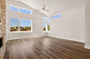 230 E Diamond Peak Ave, Sisters, OR 97759 - Photo 6