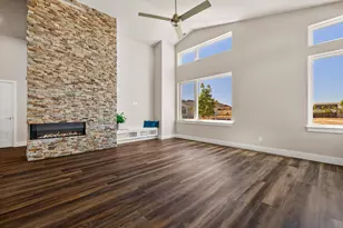 230 E Diamond Peak Ave, Sisters, OR 97759 - Photo 8