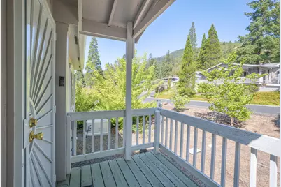 5648 Foothill Boulevard #31, Grants Pass, OR 97526 - Photo 4