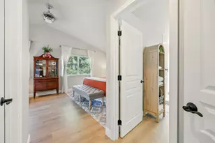 425 S 1st St, Jacksonville, OR 97530 - Photo 28