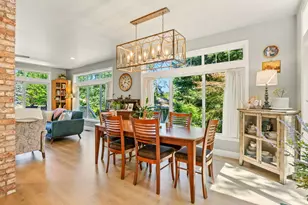 425 S 1st St, Jacksonville, OR 97530 - Photo 10