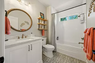 425 S 1st St, Jacksonville, OR 97530 - Photo 16