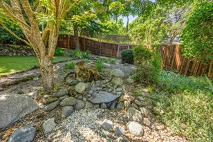 425 S 1st St, Jacksonville, OR 97530 - Photo 42