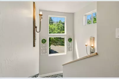 425 S 1st Street, Jacksonville, OR 97530 - Photo 26