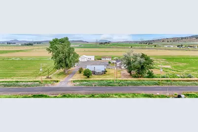 9452 Matney Way, Klamath Falls, OR 97603 - Photo 6