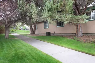 2567 NE Rosemary Dr, Bend, OR 97701 - Photo 22