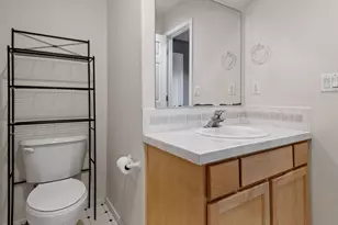438 NW 19th St, Redmond, OR 97756 - Photo 14