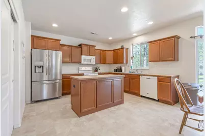 53090 Day Road, La Pine, OR 97739 - Photo 12