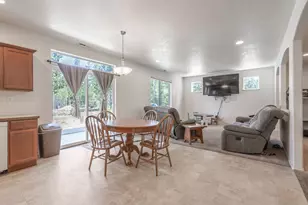 53090 Day Rd, La Pine, OR 97739 - Photo 10