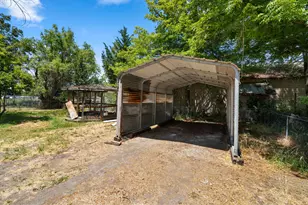 284 E Main St, Eagle Point, OR 97524 - Photo 26