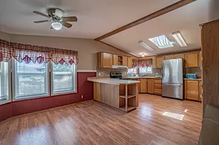1374 W Linn Rd, Eagle Point, OR 97524 - Photo 10