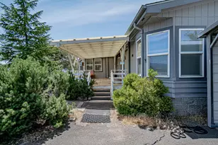 1374 W Linn Rd, Eagle Point, OR 97524 - Photo 4