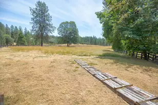 1625 Crow Rd, Merlin, OR 97532 - Photo 30