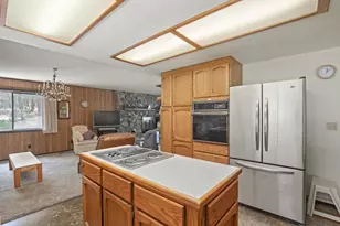 1625 Crow Rd, Merlin, OR 97532 - Photo 10