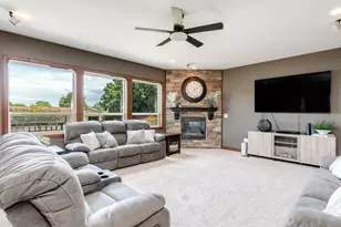 1926 SW 25th St, Redmond, OR 97756 - Photo 6