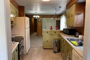 260 Lakeview Dr, Grants Pass, OR 97526 - Photo 14