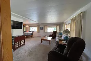 260 Lakeview Dr, Grants Pass, OR 97526 - Photo 10