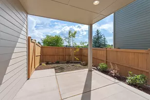 21145 NE Beall Dr, Bend, OR 97701 - Photo 32