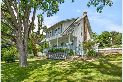 127 4th Avenue, Gold Hill, OR 97525 - Photo 2