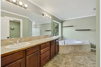 2044 NE Cradle Mountain Way, Bend, OR 97701 - Photo 22