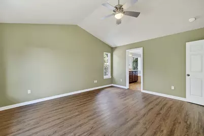 2044 NE Cradle Mountain Way, Bend, OR 97701 - Photo 20