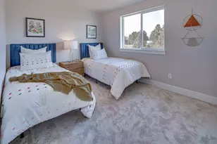 21435 NE Hayloft Pl, Bend, OR 97701 - Photo 8