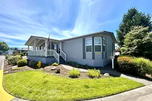 300 Winston Dr, Grants Pass, OR 97526 - Photo 4