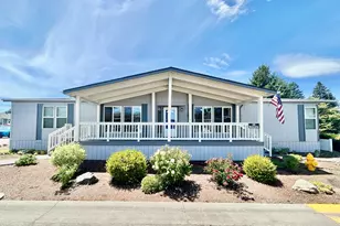 300 Winston Dr, Grants Pass, OR 97526 - Photo 1