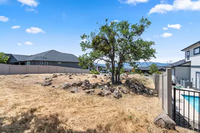 1828 Plateau Drive, Medford, OR 97504 - Photo 12