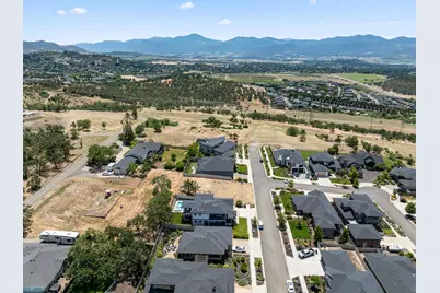 1828 Plateau Drive, Medford, OR 97504 - Photo 16