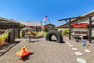 711 SW 3rd St, Madras, OR 97741 - Photo 38