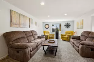 711 SW 3rd St, Madras, OR 97741 - Photo 4