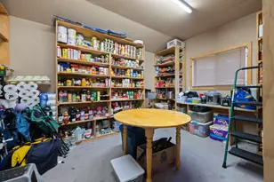 711 SW 3rd St, Madras, OR 97741 - Photo 56