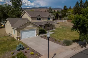 821 Quail Point Dr, Klamath Falls, OR 97601 - Photo 2