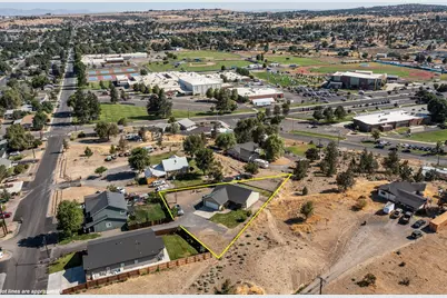 639 SE 10th Street, Madras, OR 97741 - Photo 36