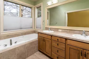 60943 Summerwood Way, Bend, OR 97702 - Photo 12