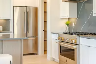 1142 NW Ochoa Dr, Bend, OR 97703 - Photo 6